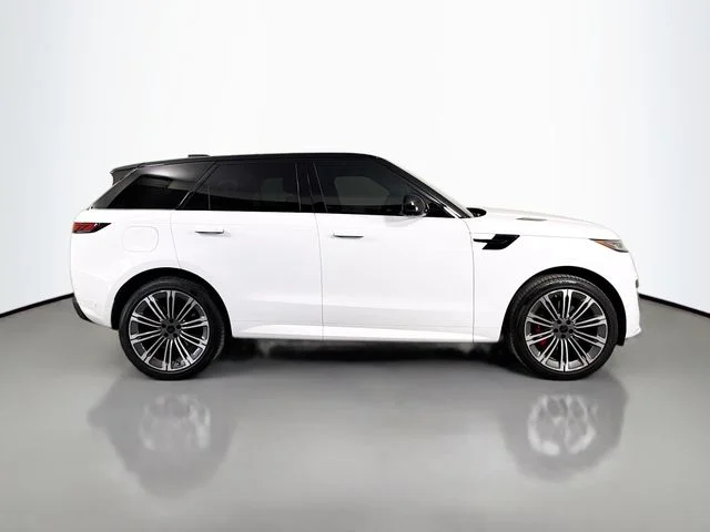 Certified Used 2025 White Land Rover Dynamic SE image 4