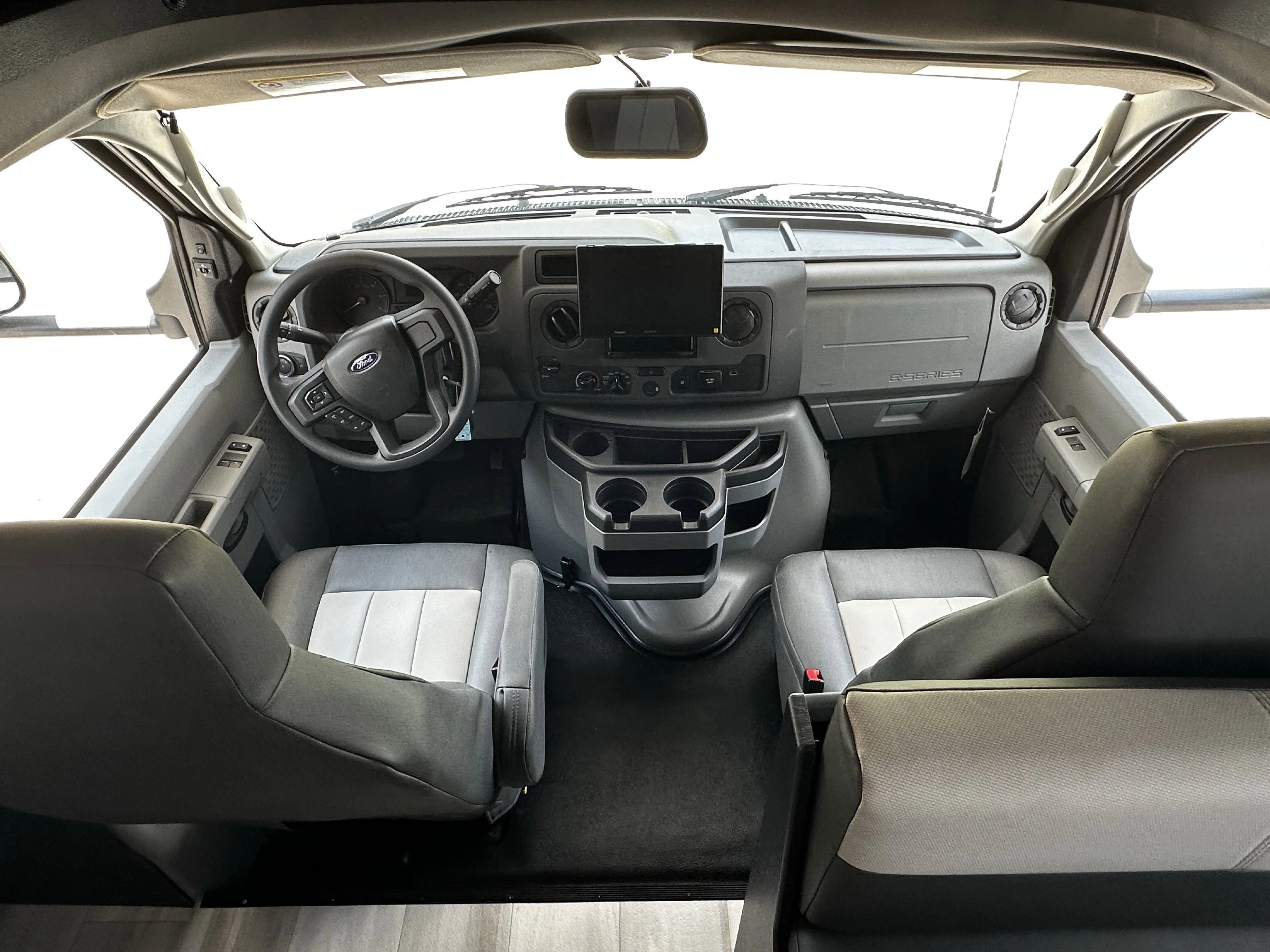 2025 Ford E-Series Cutaway Base - Photo 10