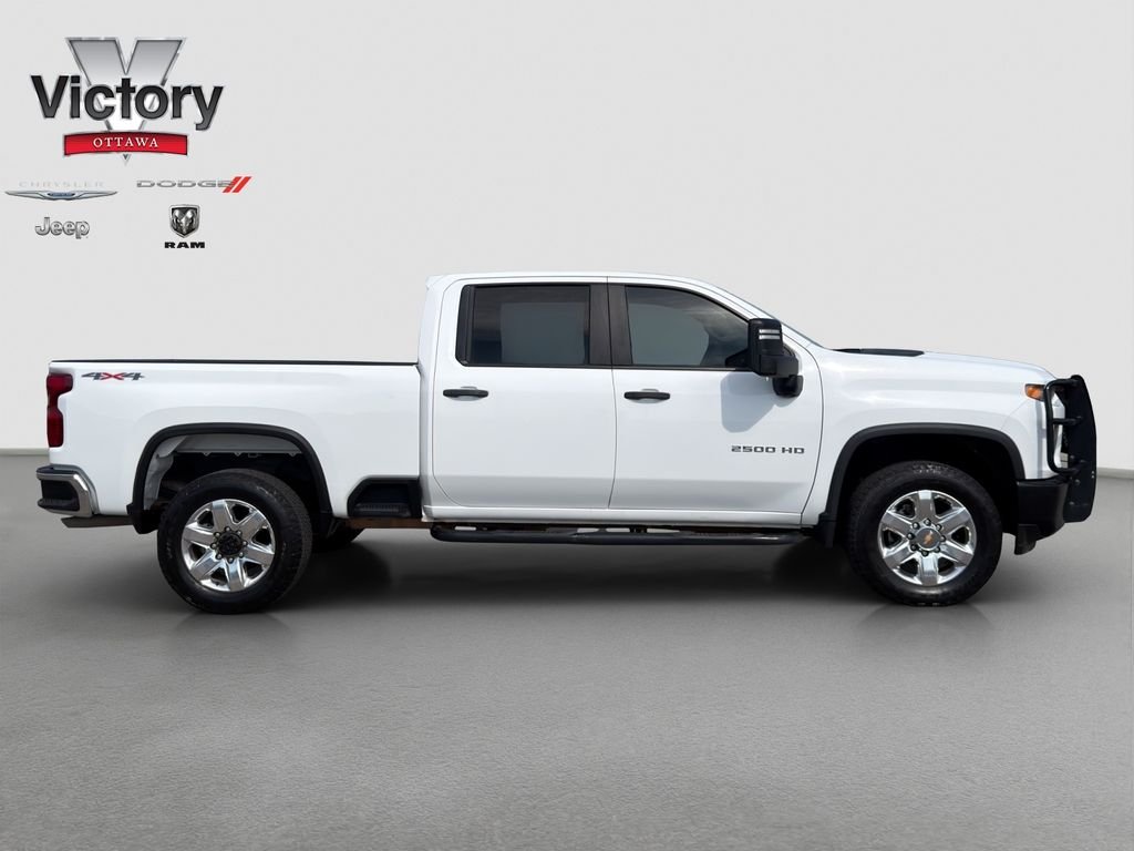 Used 2022 White Chevrolet Custom image 7