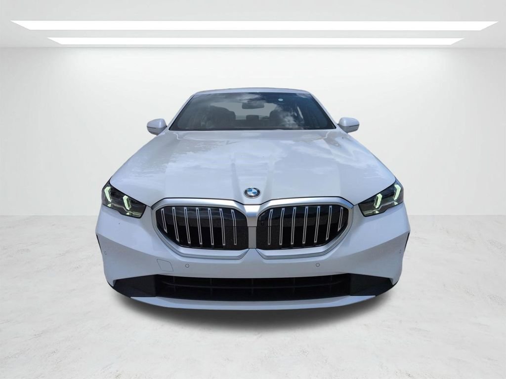 New 2027 Mineral White Metallic BMW 530i image 9