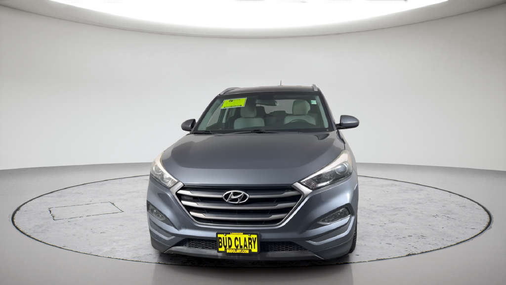 Used 2016 Grey Hyundai SE image 2