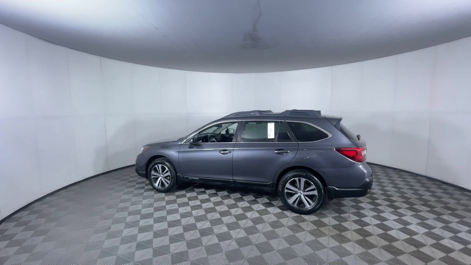 Used 2018 Magnetite Gray Metallic Subaru Limited image 6