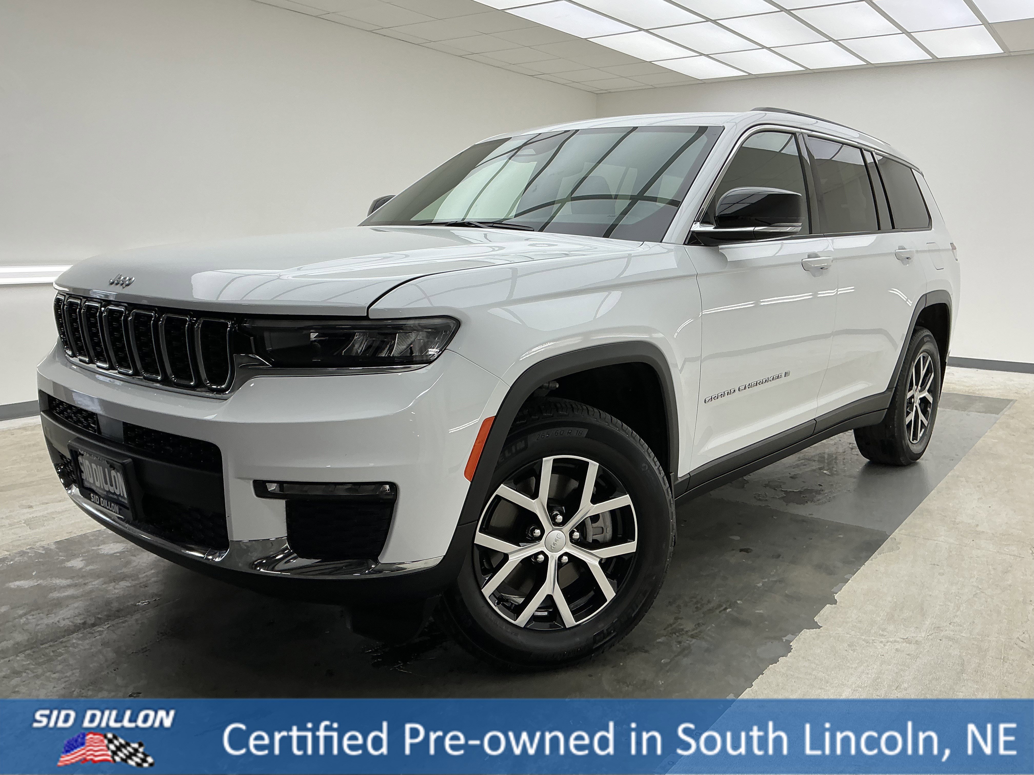 Used 2024 Bright White Clearcoat Jeep Limited image 1