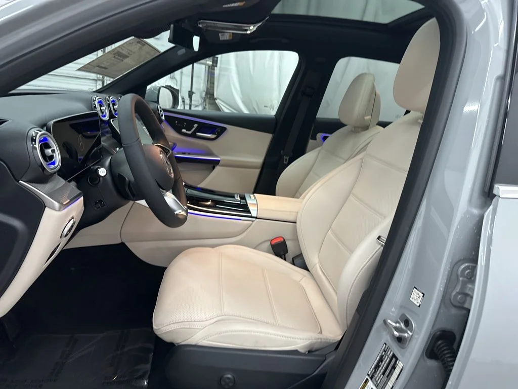 Used 2026 White Mercedes-Benz GLC 300 image 19
