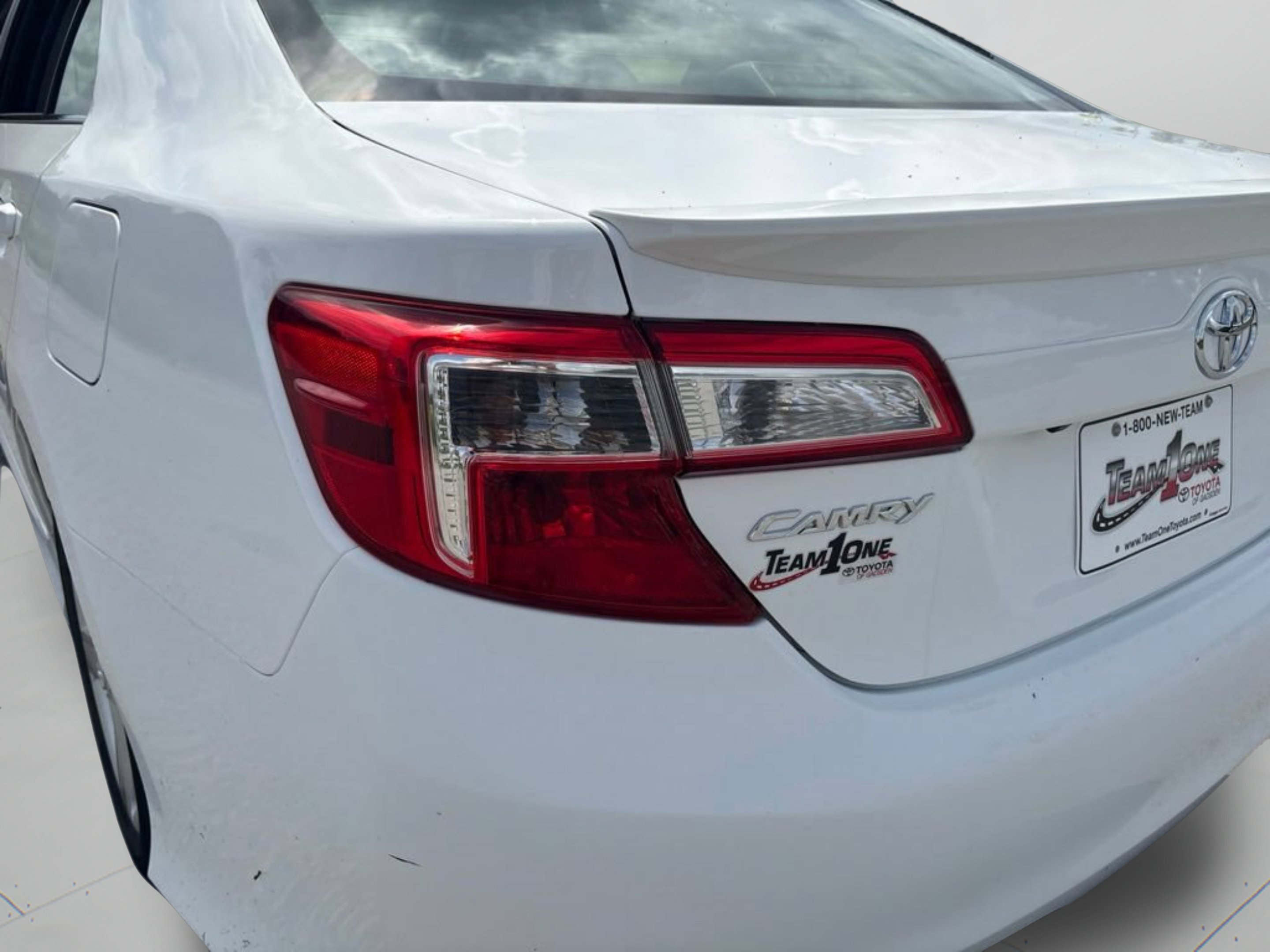 Used 2014 Super White Toyota SE image 30