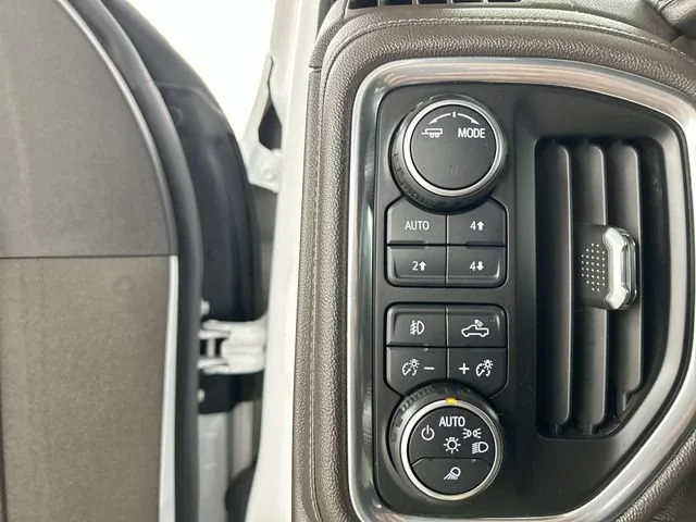 Used 2020 Iridescent Pearl Tricoat Chevrolet LTZ image 11