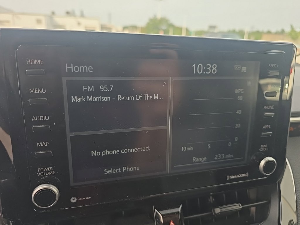 Used 2022  Toyota LE image 18