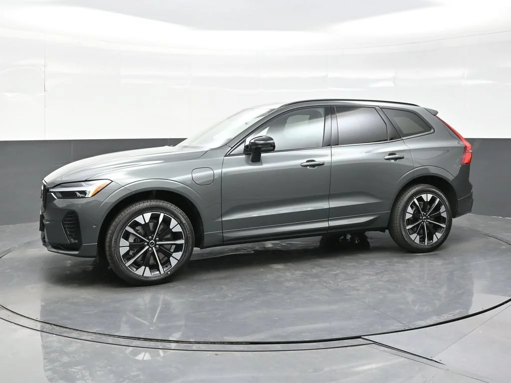 New 2027 Forest Lake Volvo T8 Plus image 3