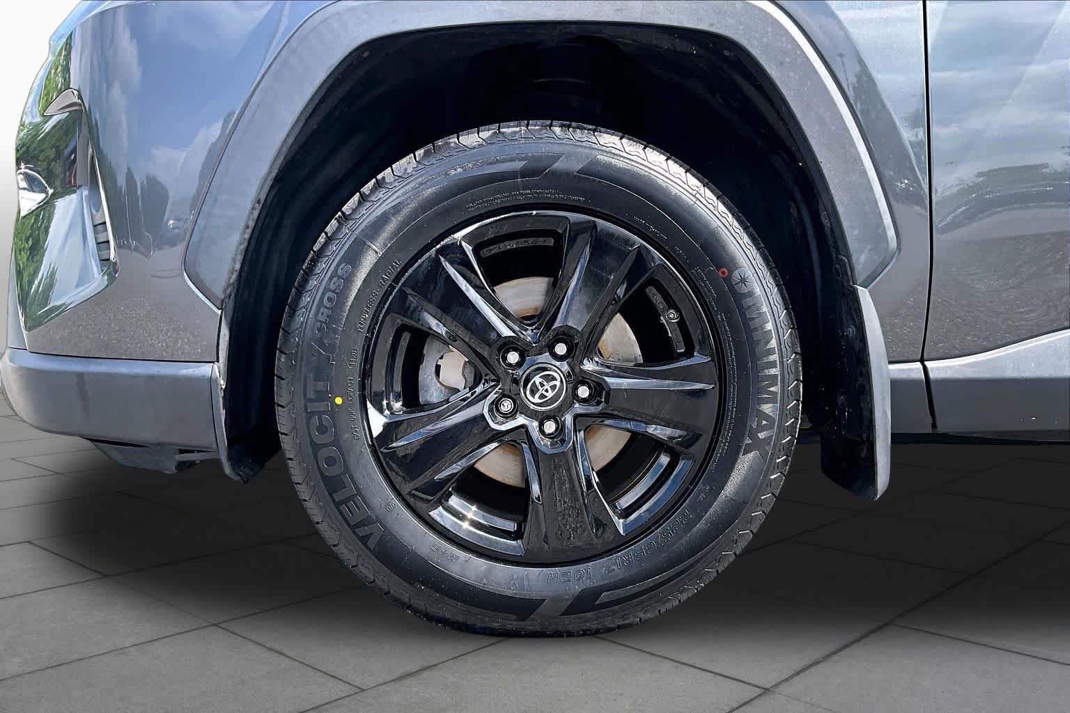 Used 2019 Magnetic Gray Metallic Toyota XLE image 11