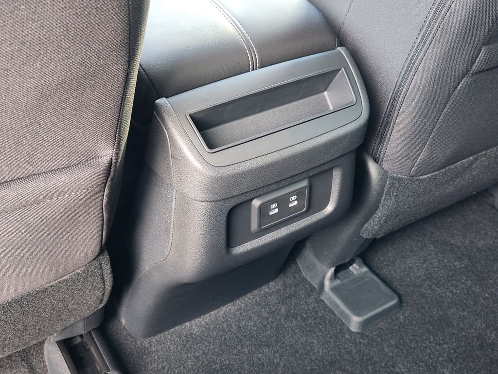 2026 Nissan Pathfinder SV - Photo 29