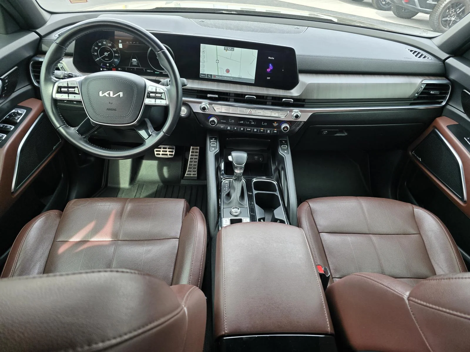Used 2023 Green Kia SX image 11