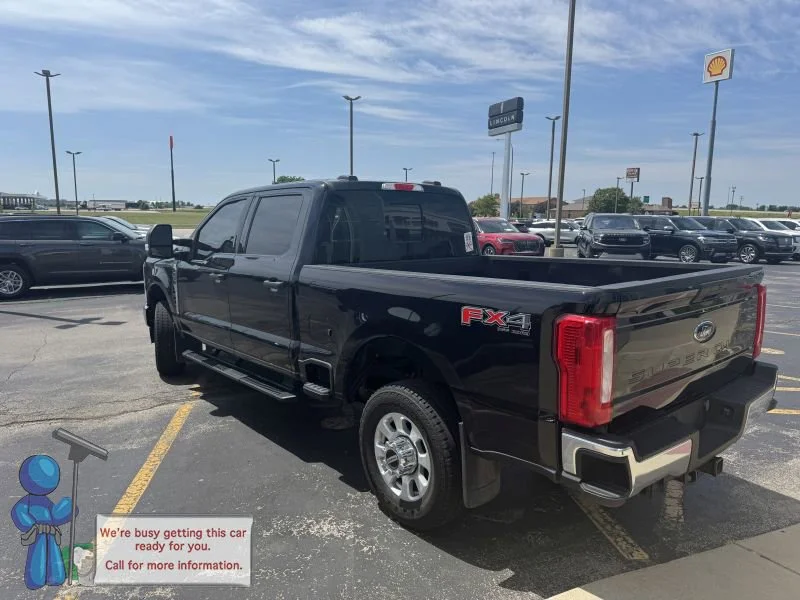 Used 2023 Agate Black Metallic Ford XLT image 3