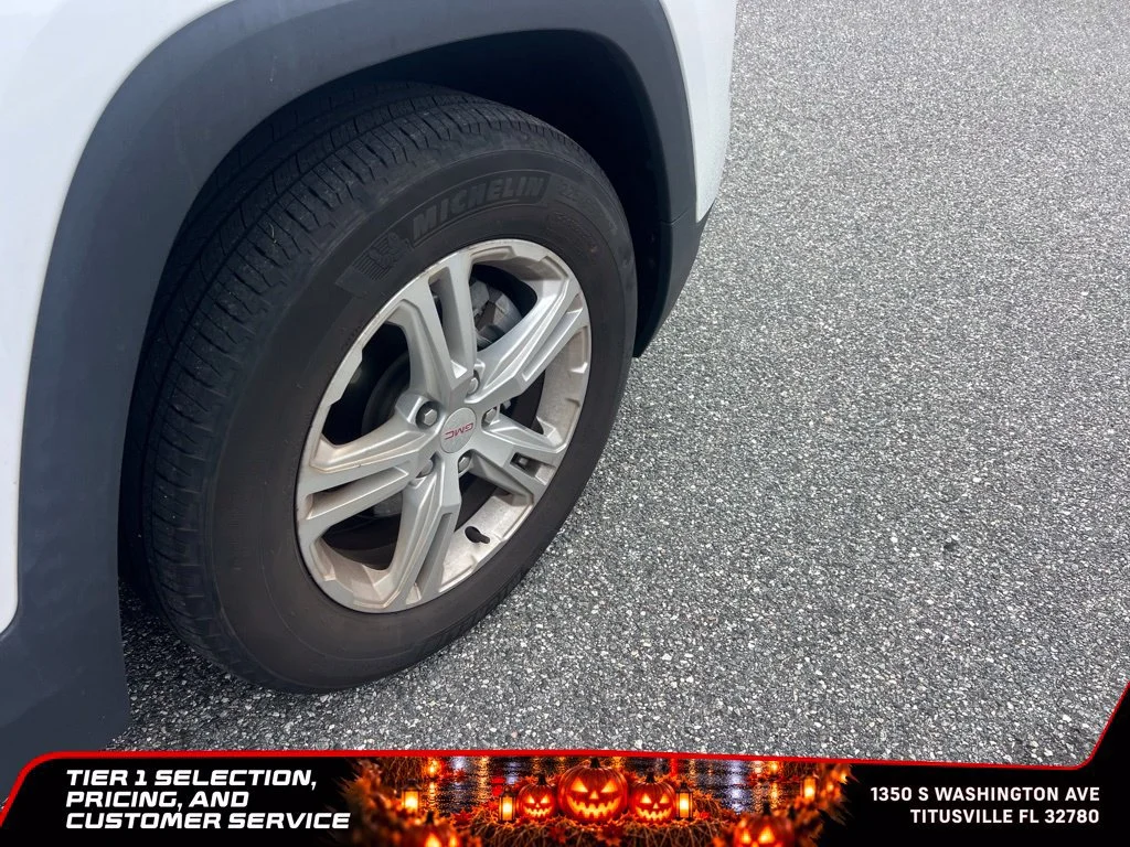 Certified Used 2024 Summit White GMC SLE image 12
