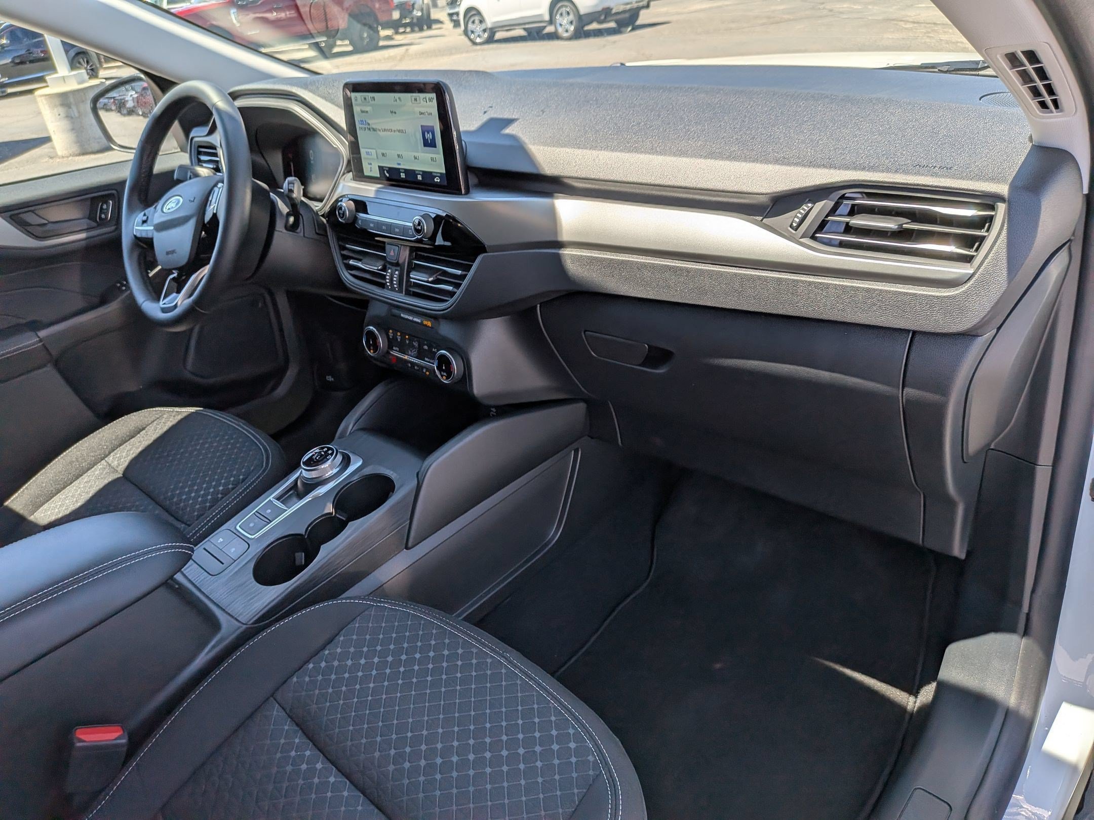 Used 2025 Oxford White Ford Active image 33