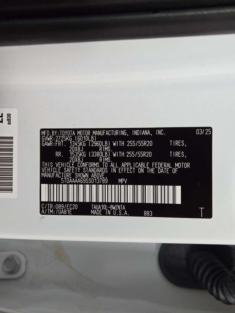 Certified Used 2025 Pearl Lexus  image 31