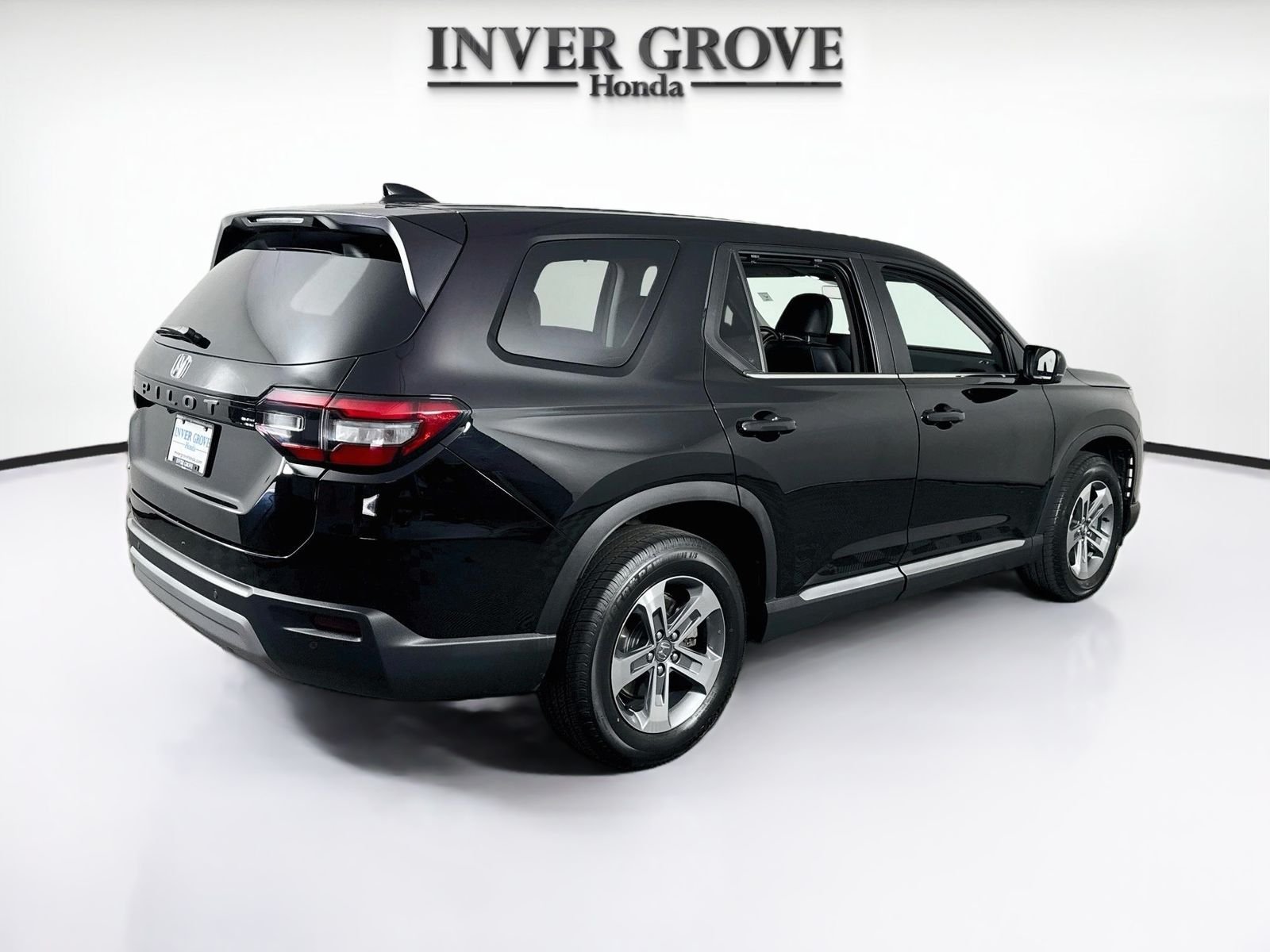 Certified Used 2023 Crystal Black Pearl Honda EX-L image 5