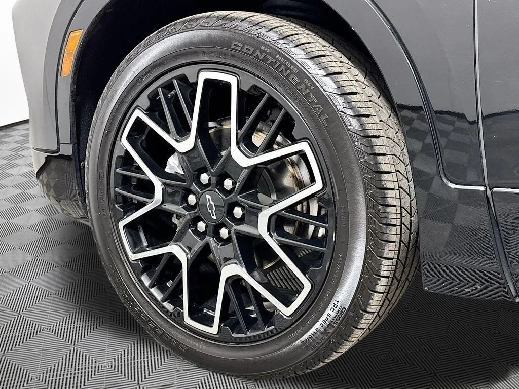 Used 2023 Black Chevrolet RS image 27