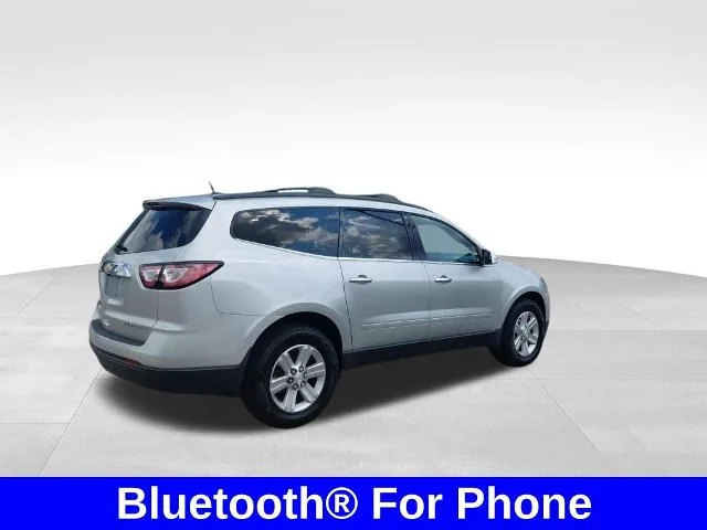Used 2014 Silver Ice Metallic Chevrolet  image 11