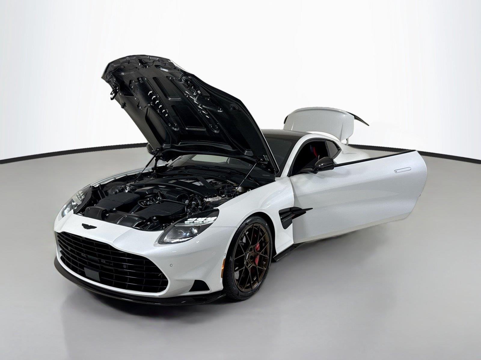 Used 2025 Lunar White Aston Martin  image 43