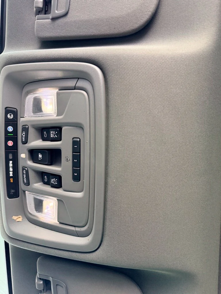 Used 2021 White Chevrolet LTZ image 27