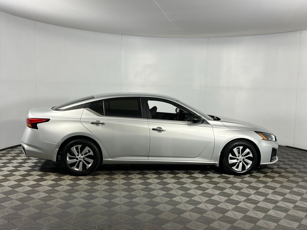 2024 Nissan Altima S photo 3