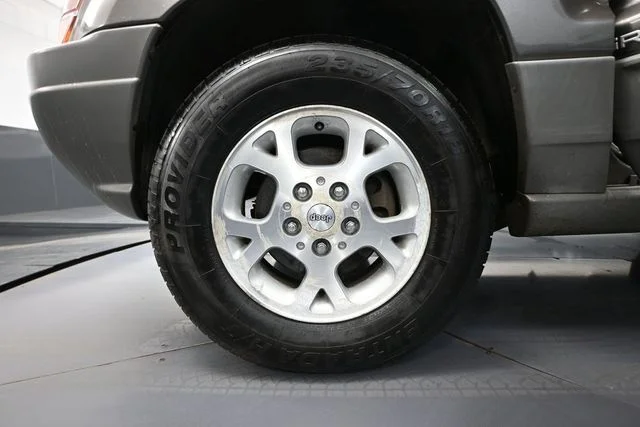 Used 1999 Gray Jeep Laredo image 15