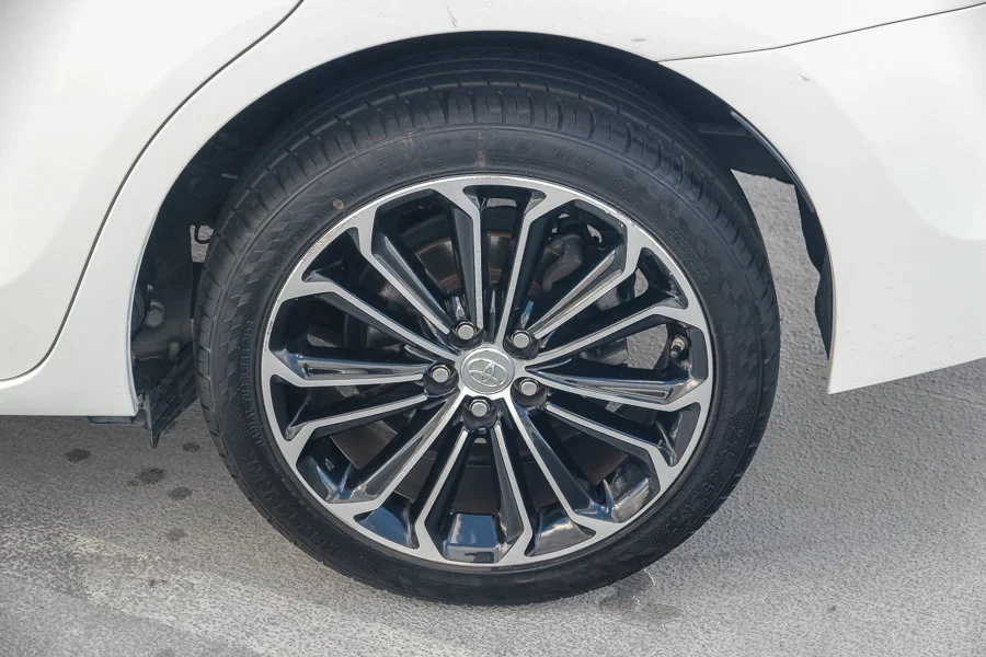 Used 2014 White Toyota S Plus image 11