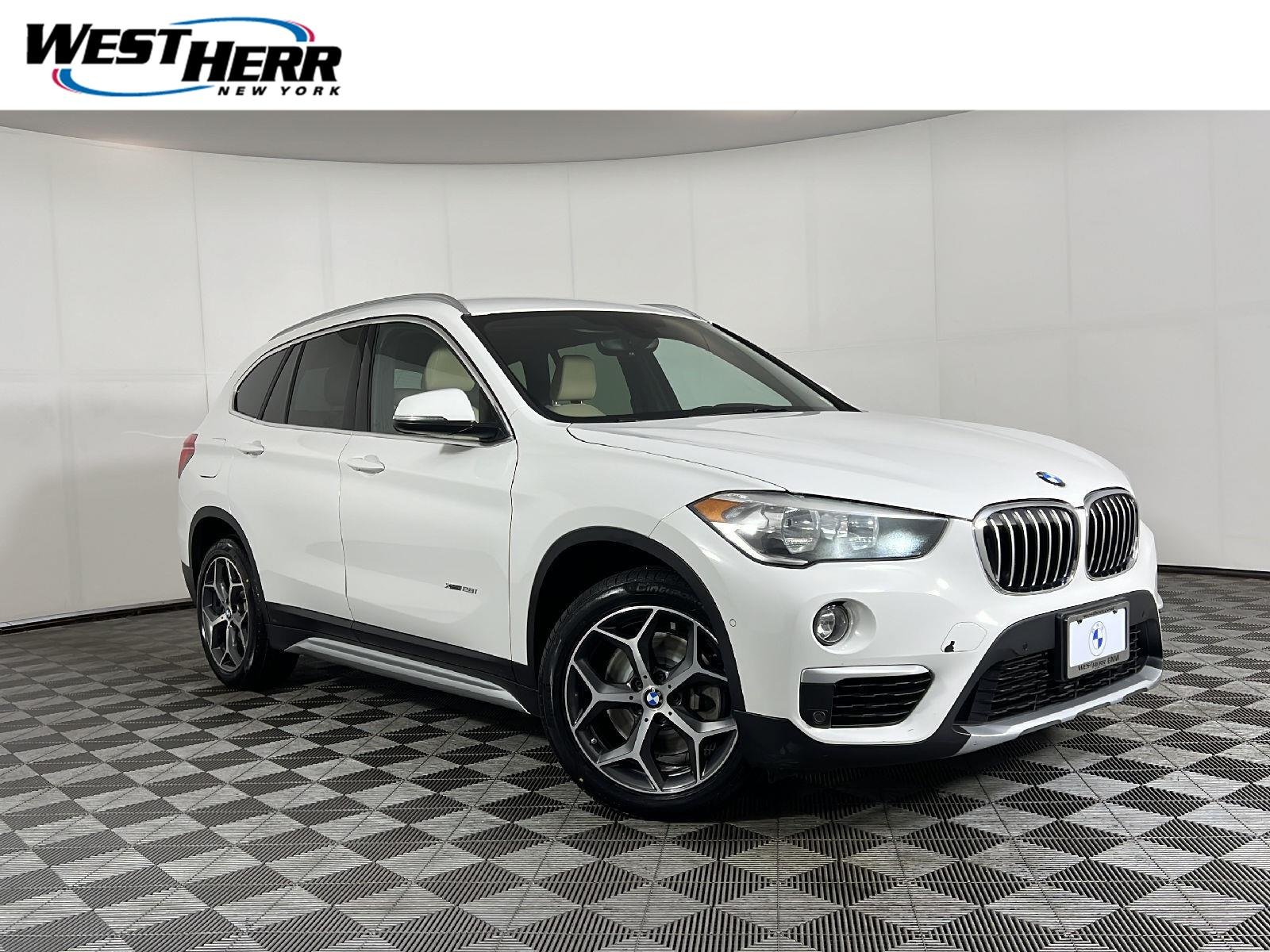 Used 2018 Alpine White Bmw  image 1