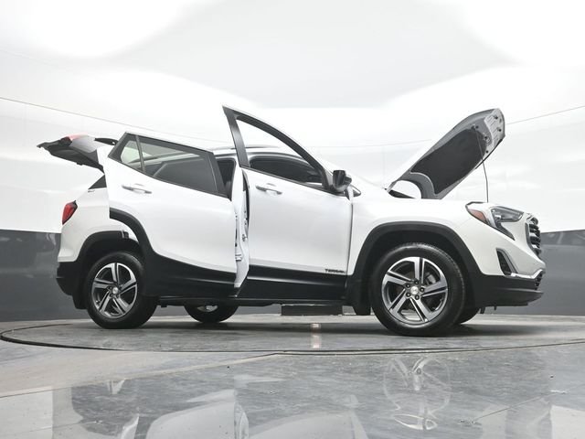 Used 2020 White GMC SLT image 31