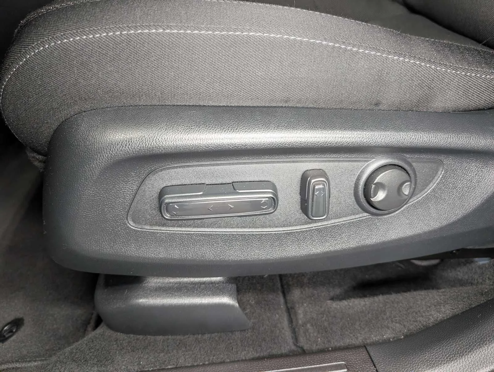 2025 Honda CR-V EX - Photo 37