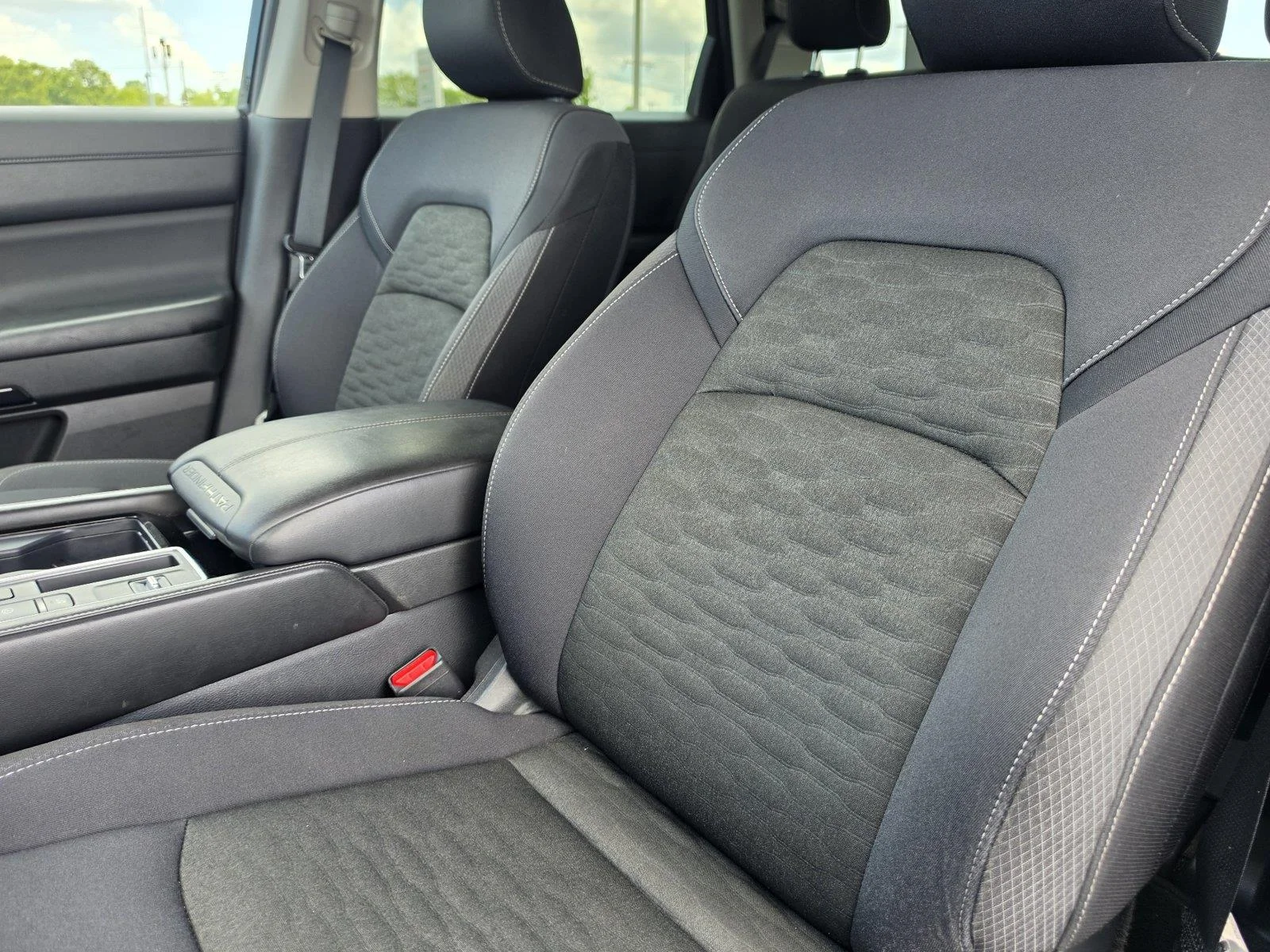 Used 2025 Super Black Nissan SV image 15