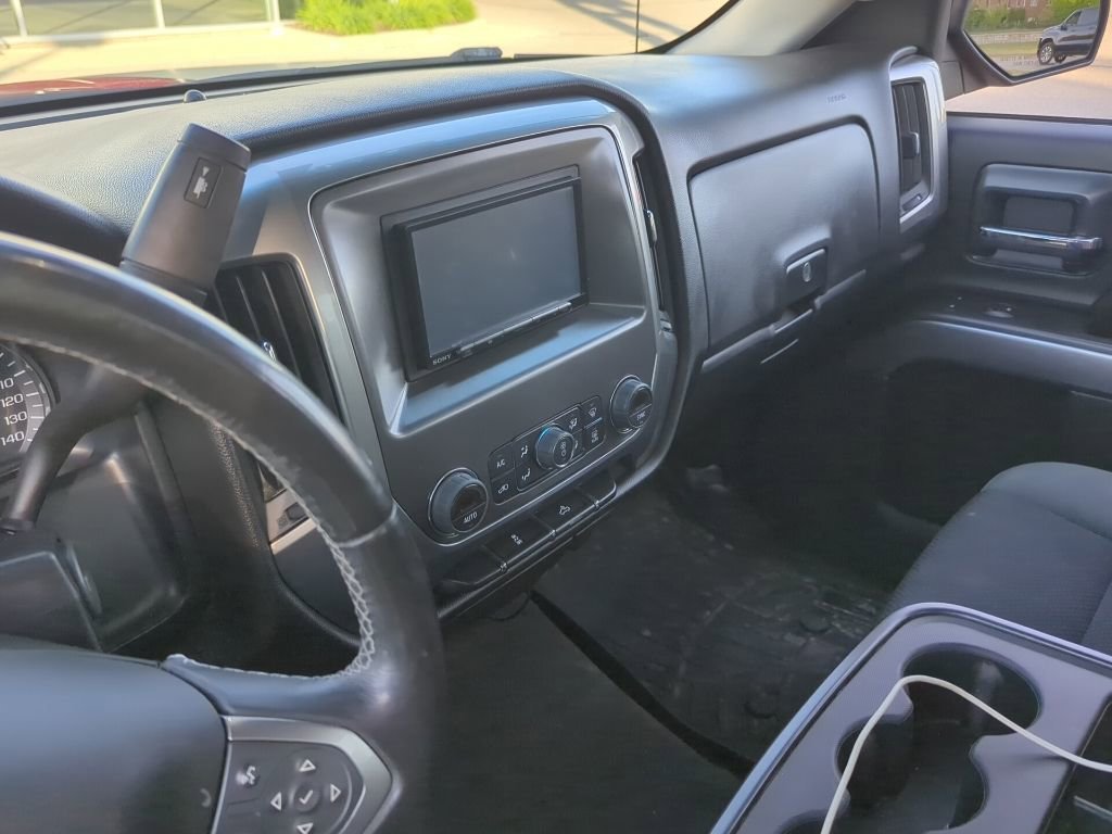Used 2014 VICTORY RED Chevrolet LT image 4