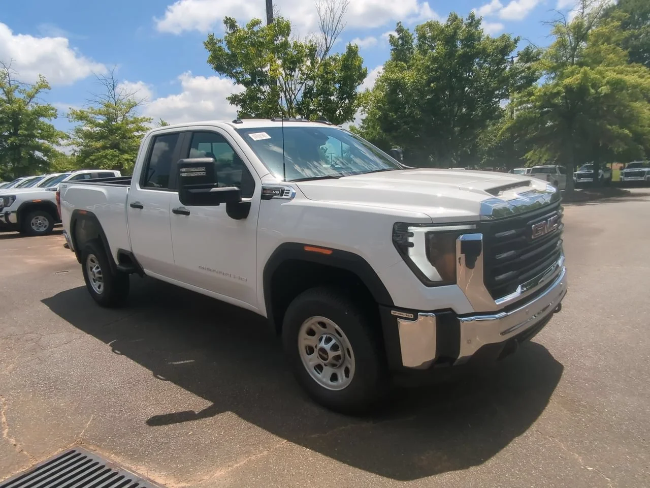 New 2026 Summit White GMC Pro image 2