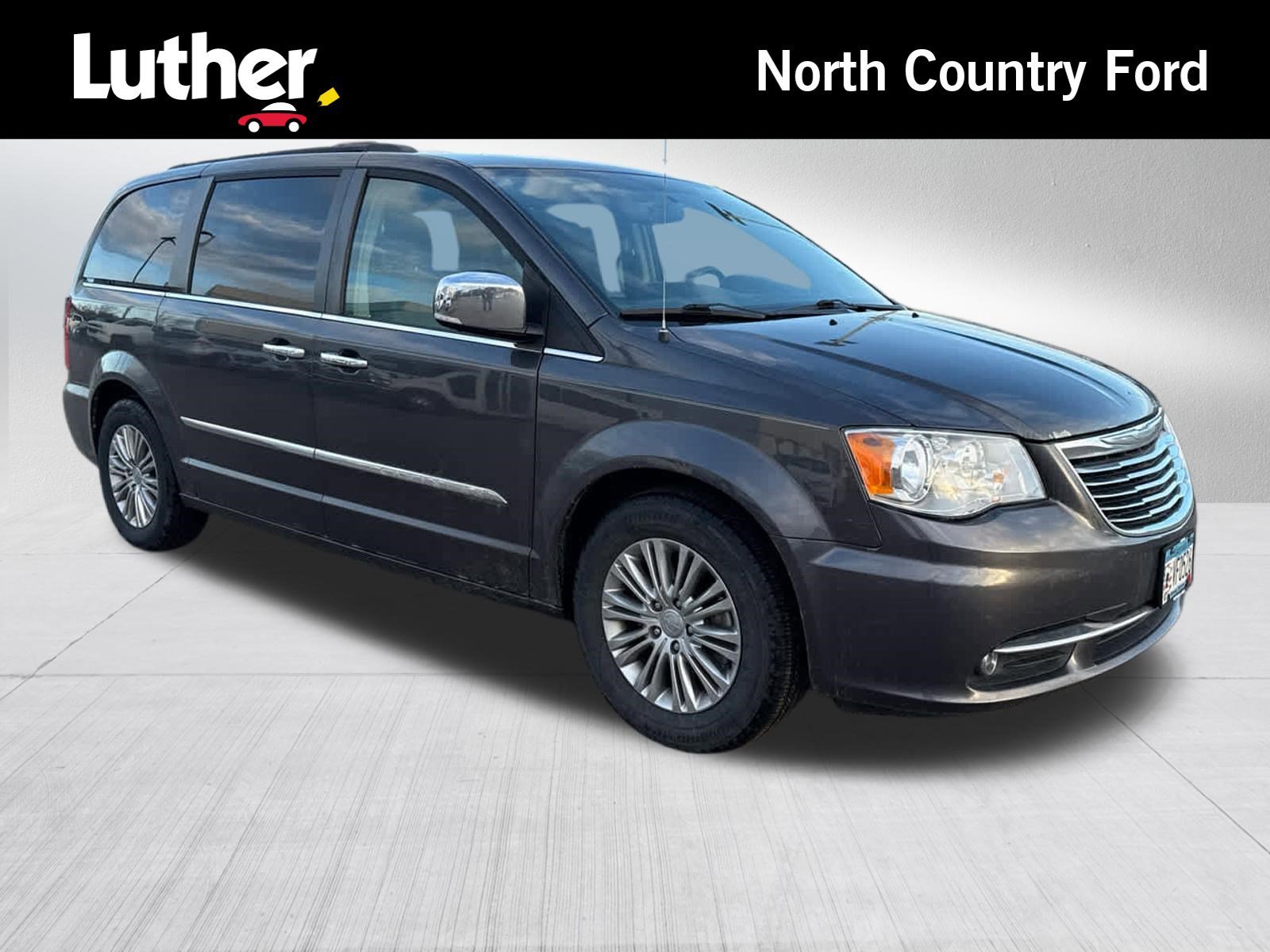 2016 Chrysler Town & Country Anniversary Edition