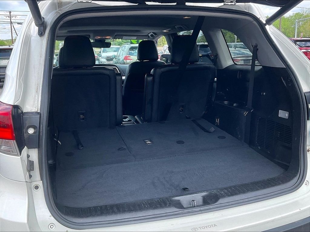 Used 2019 Blizzard Pearl Toyota XLE image 38