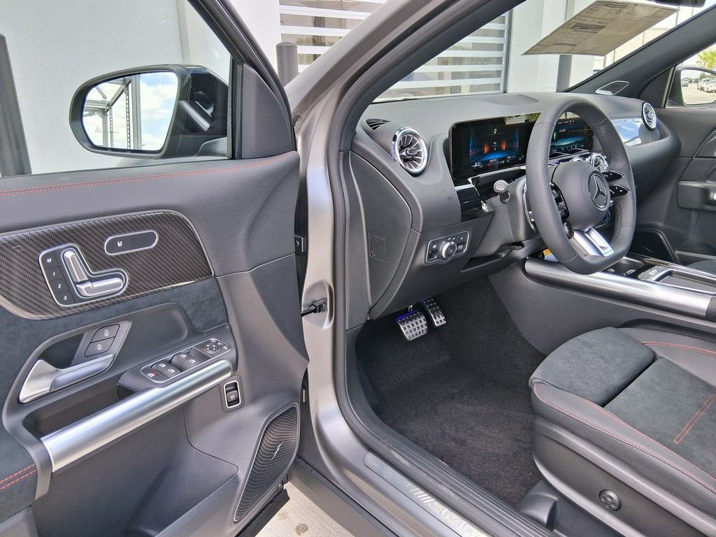 New 2026 MANUFAKTUR Mountain Grey Magno Mercedes-Benz AMG® GLA 35 4MATIC® SUV image 49