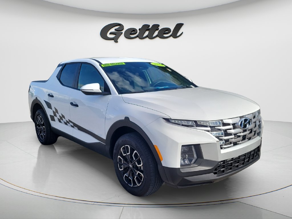 Used 2024 White Hyundai SEL image 3