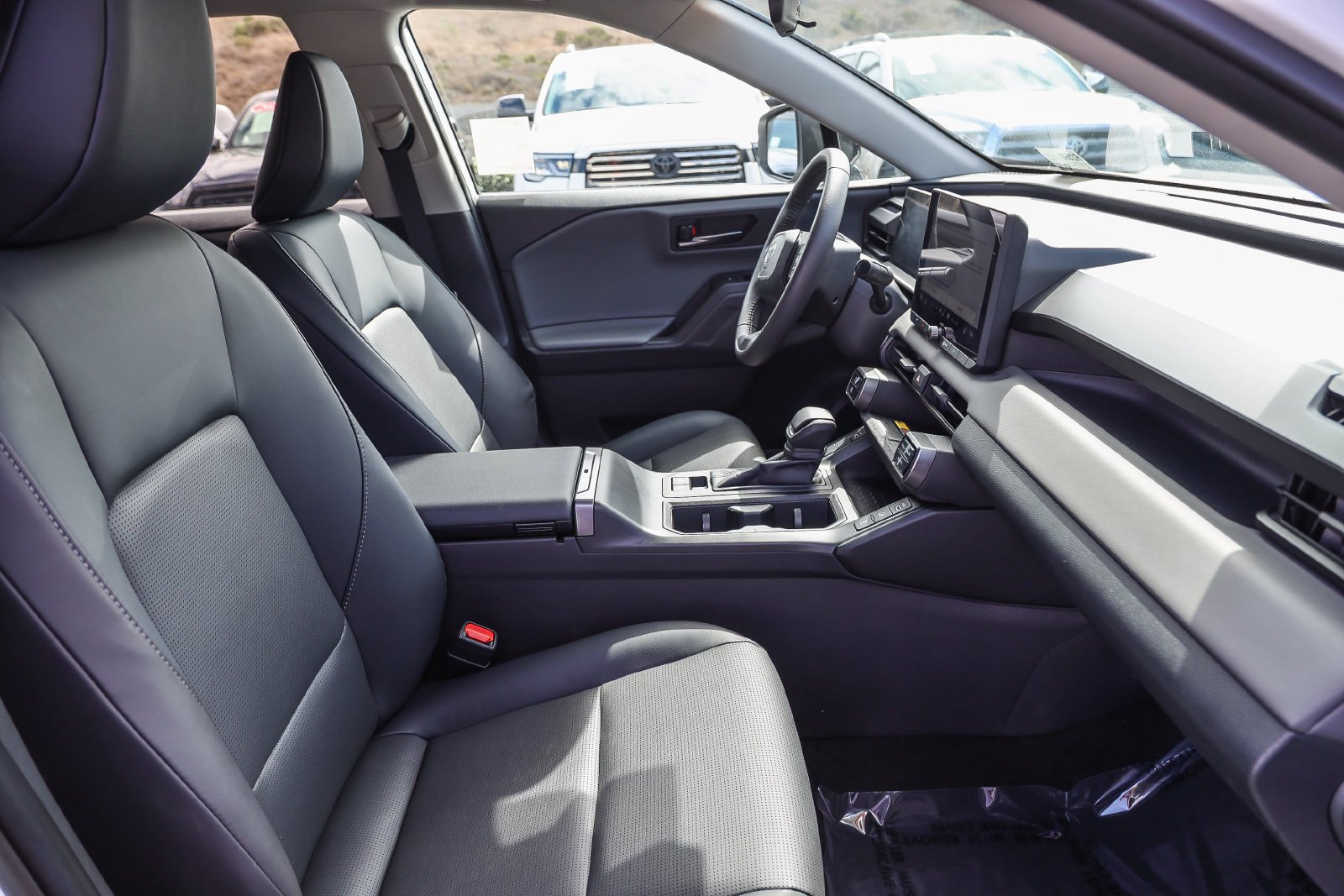 Certified Used 2026 Ice Toyota XLE Premium image 18