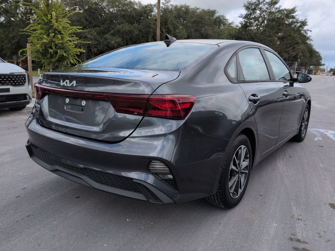 Used 2023 Gravity Gray Kia  image 4