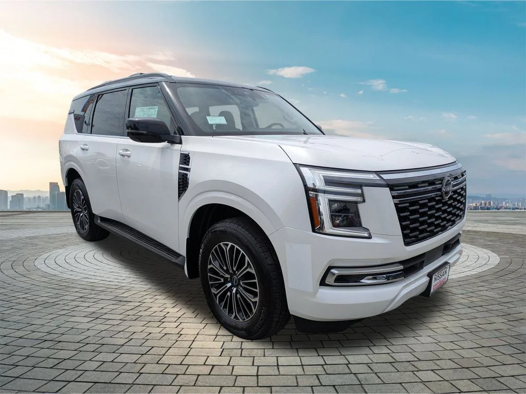 New 2026 Aspen White TriCoat / Super Black Two-tone Nissan Platinum image 2