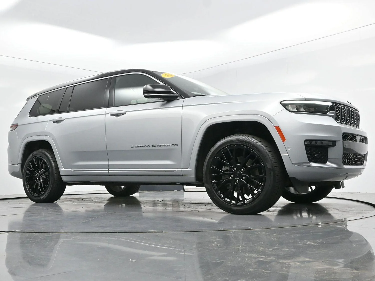 Used 2023 Silver Zynith Jeep Summit Reserve image 42