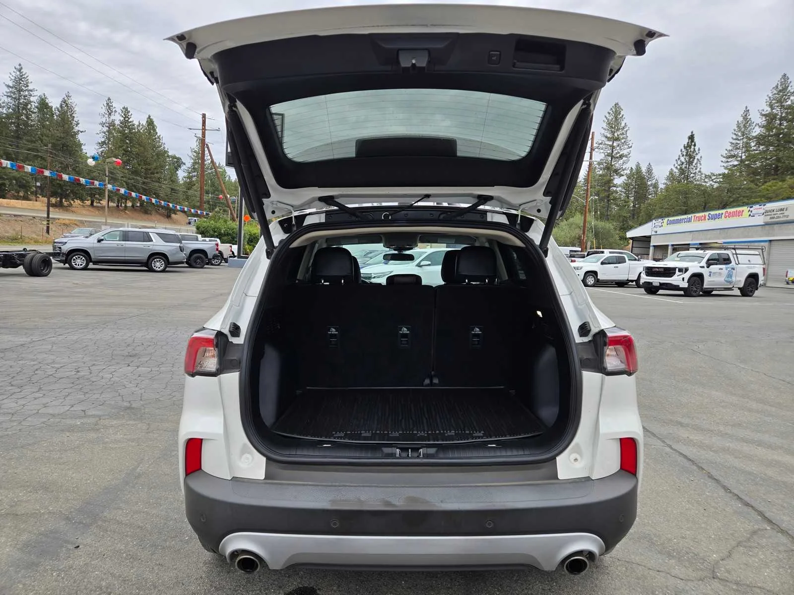 Used 2020  Ford SEL image 29