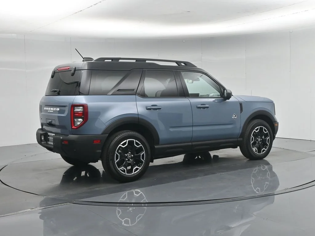 Certified Used 2025 Gray Ford Outer Banks image 30