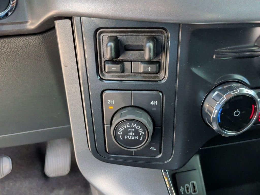 New 2026 Oxford White Ford XLT image 27