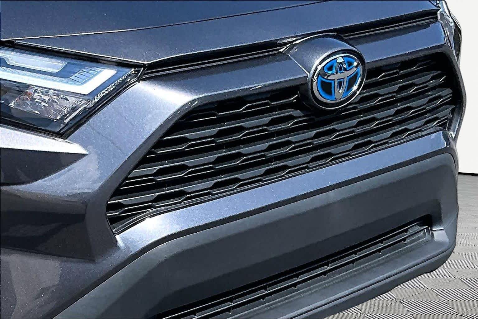 Used 2024 Magnetic Gray Metallic Toyota Hybrid XLE image 30