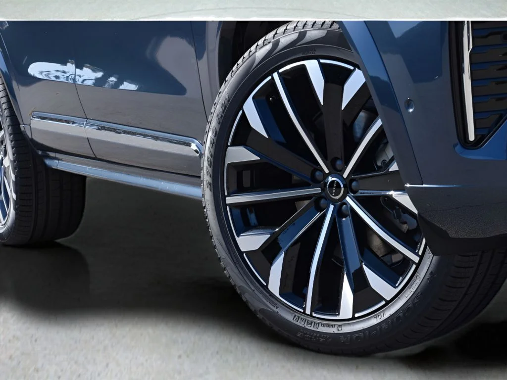 2026 Volvo XC90 Plus - Photo 10