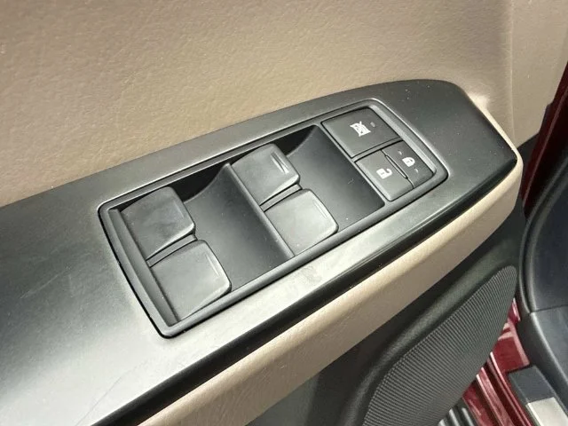 Used 2022  Lexus 460 image 24