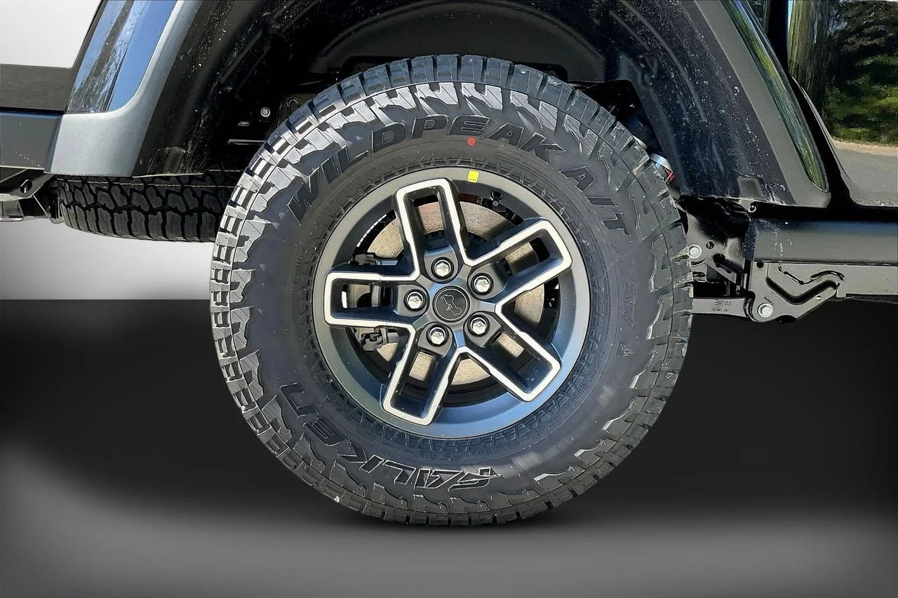 New 2026 Black Clearcoat Jeep Mojave image 32