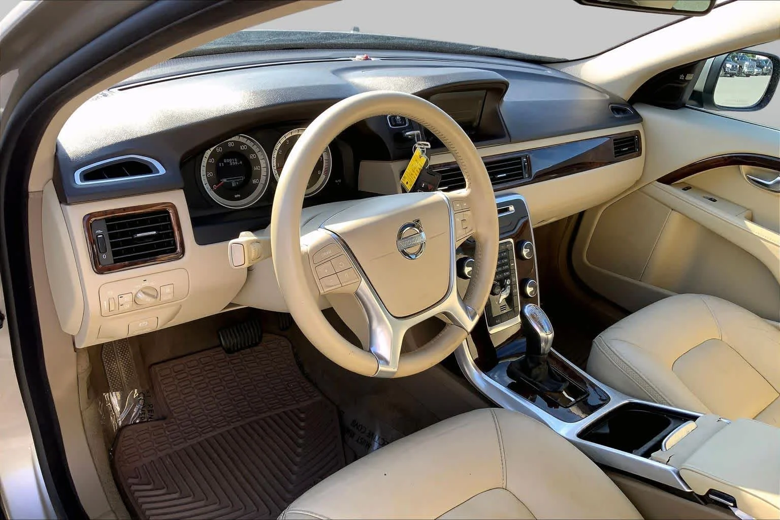 Used 2013 Twilight Bronze Metallic Volvo 3.2L image 16