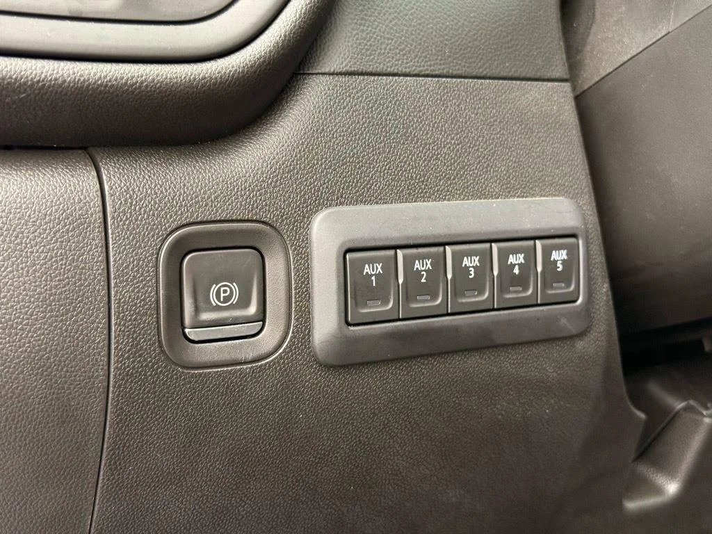 Used 2022 Summit White Chevrolet Work Truck image 15